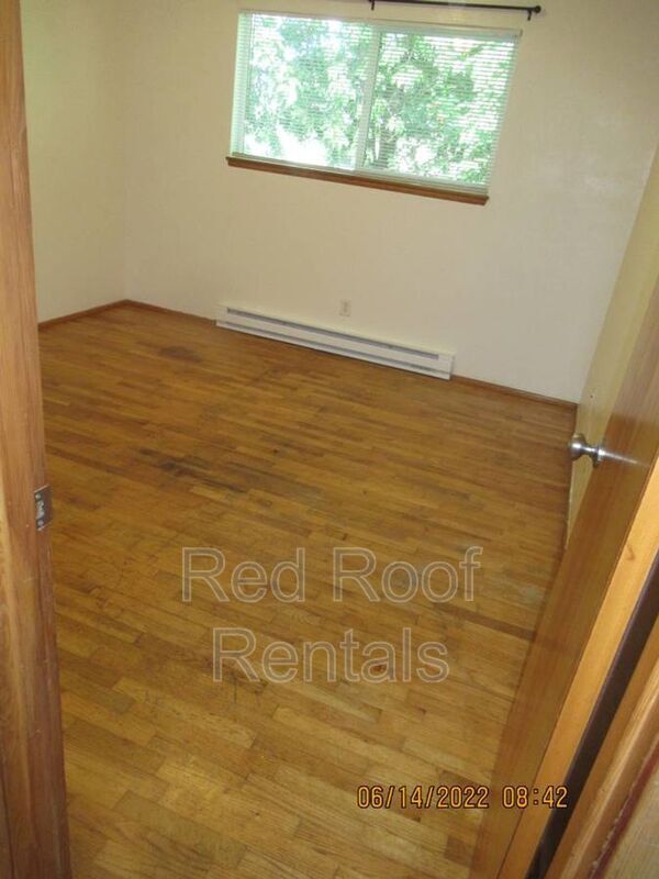 Foto del edificio - 2230 Mountain View Ave W