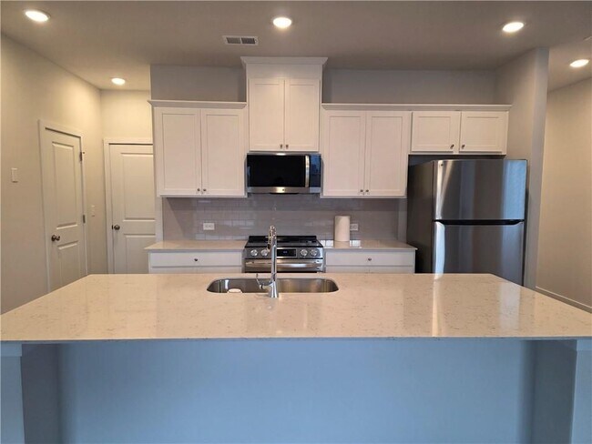 Foto del edificio - 1704 Harper Lily Ln