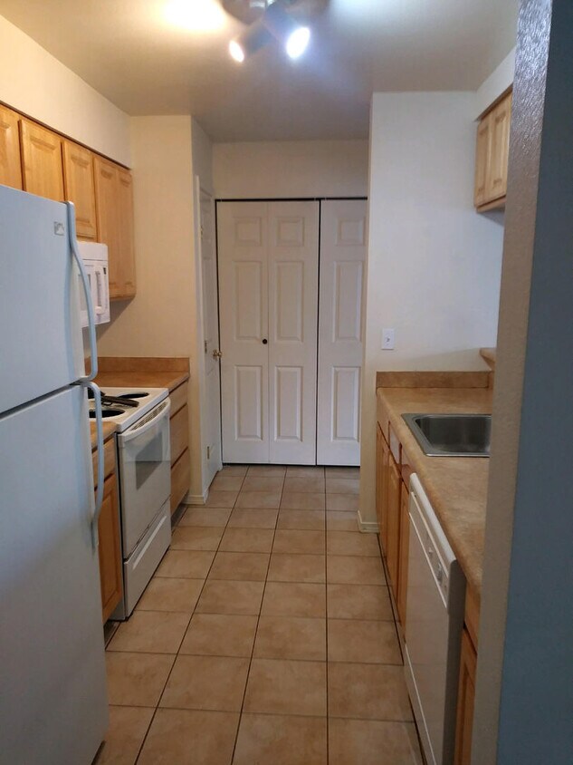 Foto principal - Spacious 2 bedroom in great community