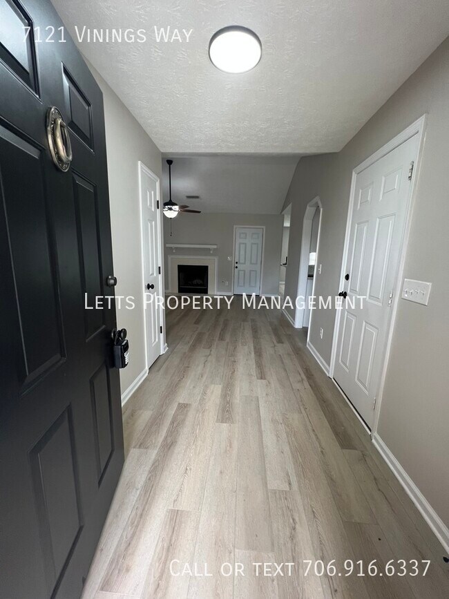 Building Photo - Gorgeous Renovated Rental READY NOW!