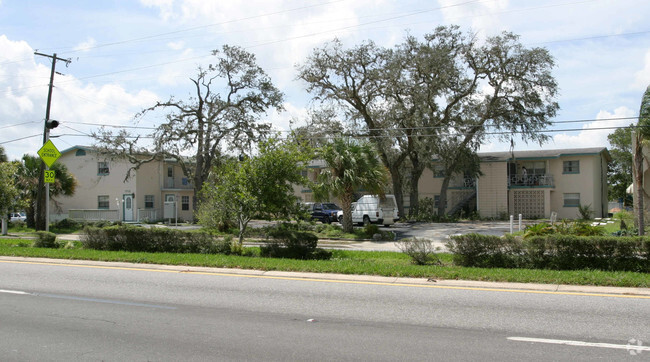 Foto del edificio - River Garden Apartments