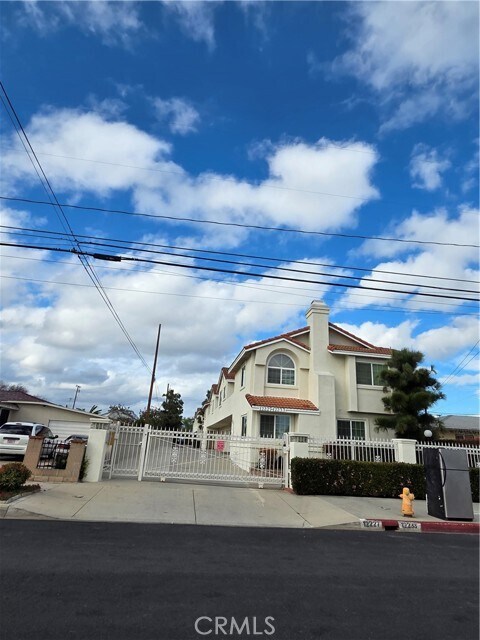 Foto del edificio - 12227 Cheshire St