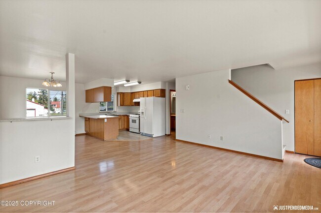 Foto del edificio - 437 E 14th Ave