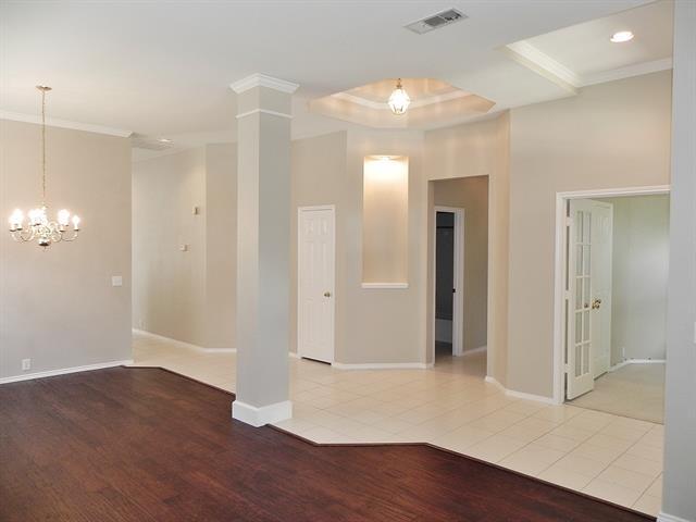 Building Photo - 2416 Ravenhurst Dr