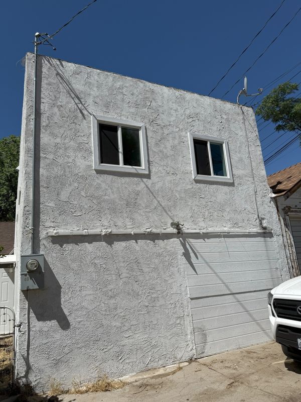 Foto del edificio - 220 W D St