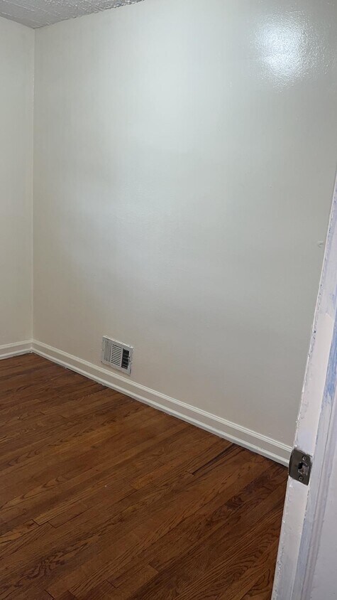 Foto del edificio - 8030 New Riggs Rd