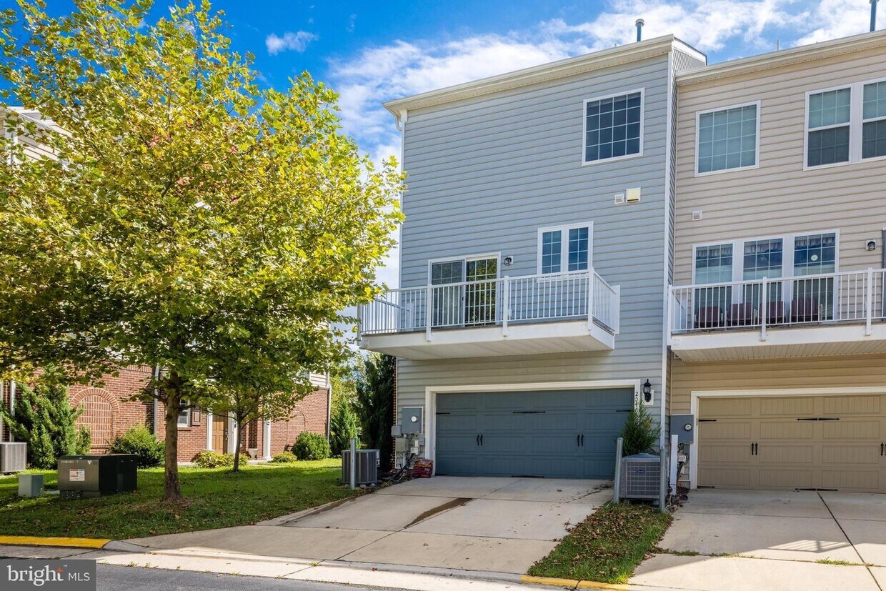 25465 Potomac Twain Terrace, Chantilly, VA 20152 Townhome Rentals in