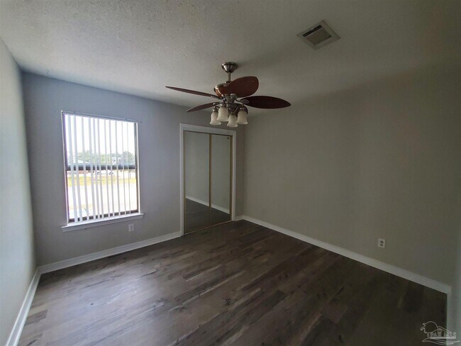 Foto del edificio - 1285 College Pkwy