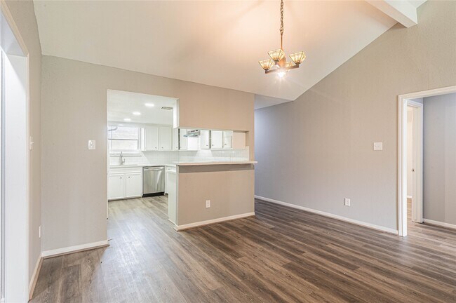 Foto del edificio - 9462 Fuqua St