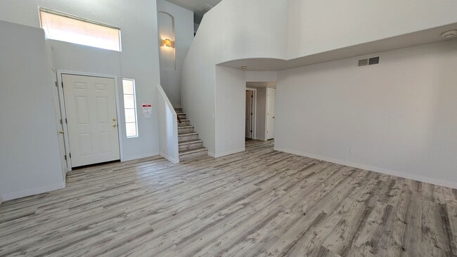 Building Photo - 3 Bedroom Home at The Springs Near E. Chandler Blvd. and S. Cooper Rd!