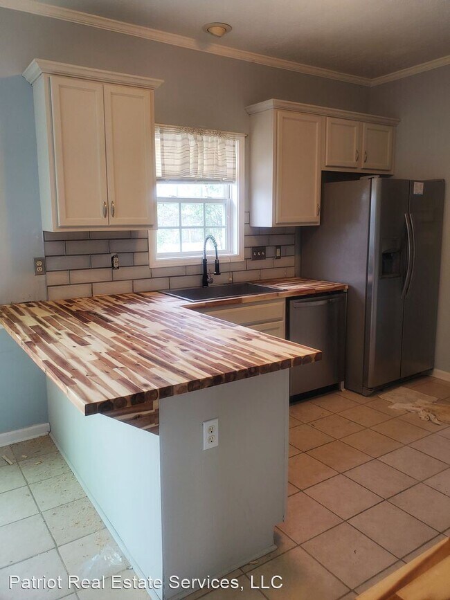Building Photo - 4 br, 2 bath House - 417 Lewis Clark Drive