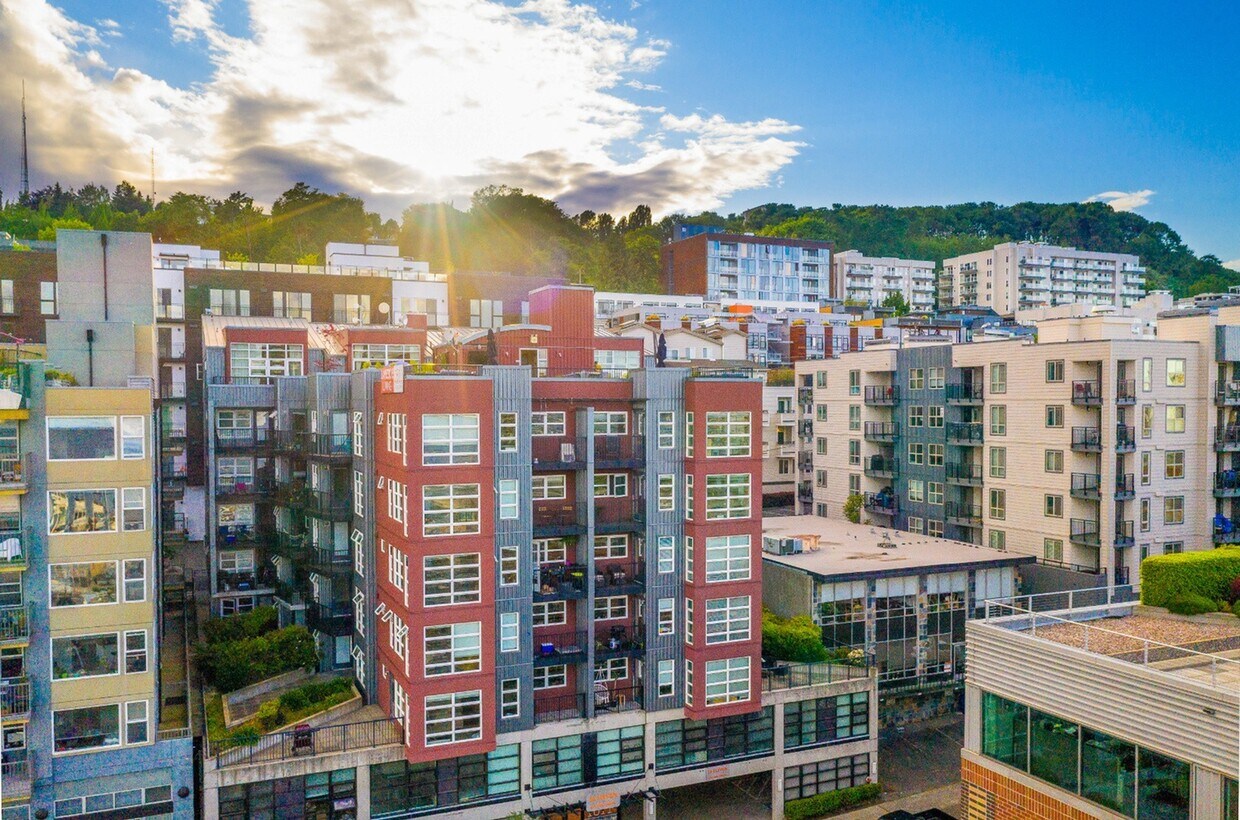 1611 On Lake Union Apartments