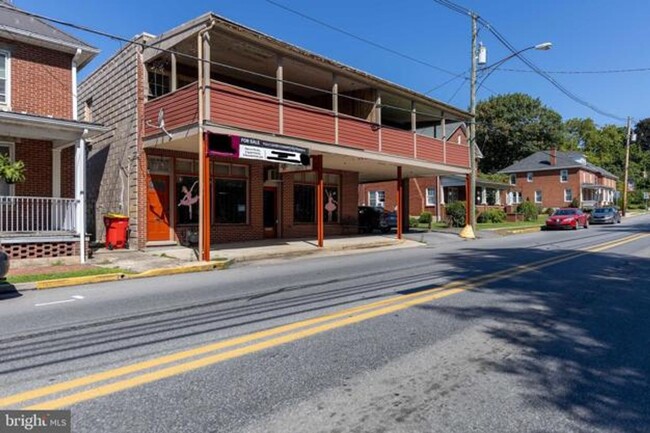 Building Photo - Spacious Apartment in Mercersburg