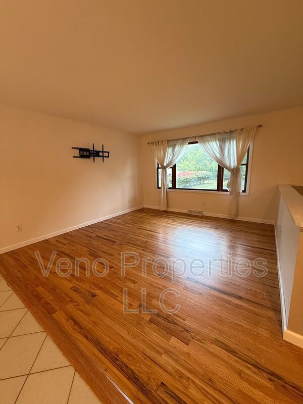 Foto del edificio - 5 Barkwood Ln