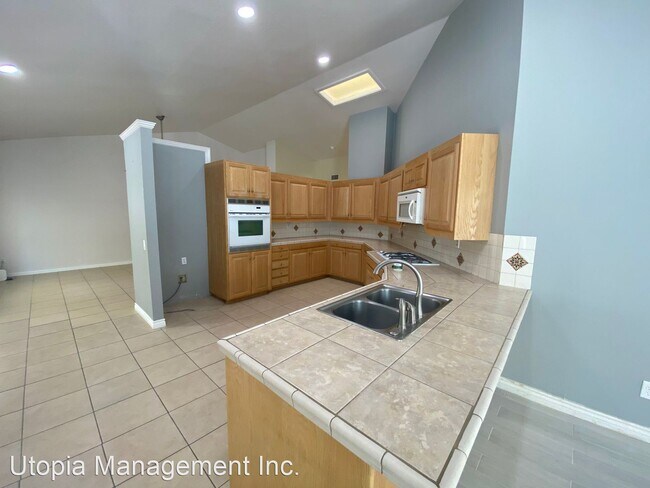 Foto del edificio - 3 br, 2 bath House - 4040 Kona Ct.