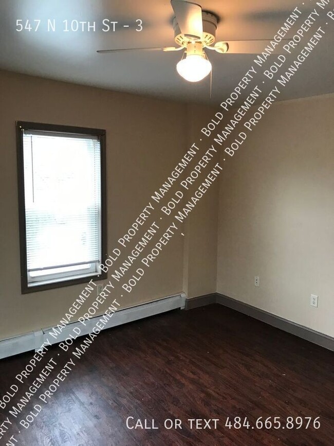 Building Photo - 547 N 10th St
