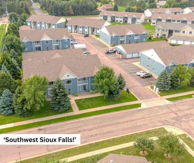 Building Photo - NEW EXTERIOR SIDING & ROOFS!! YOUR OWN IN ...