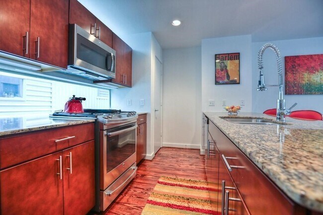 Foto del edificio - 317 Sydnor St