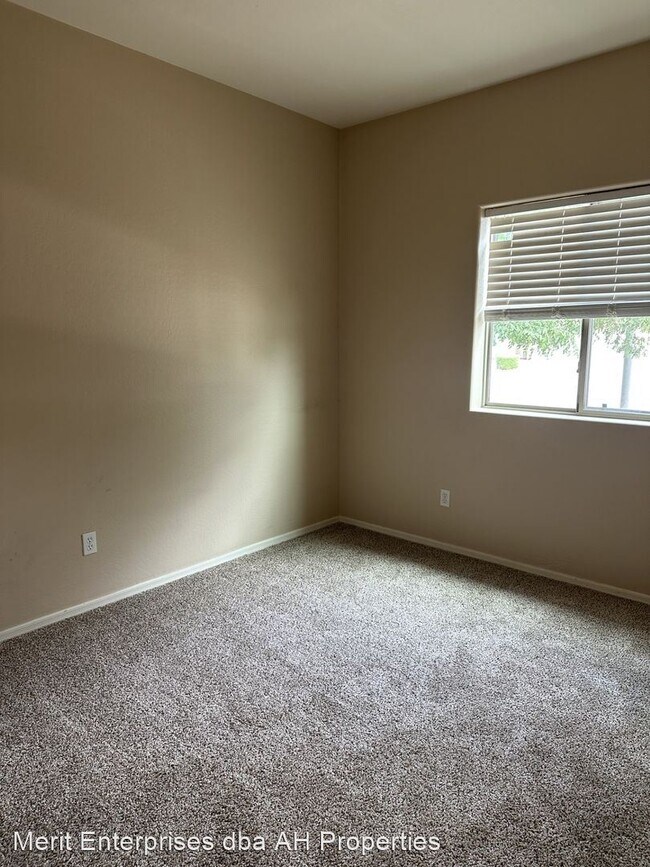 Foto del edificio - 3 br, 2 bath House - 1648 S PENSTEMON