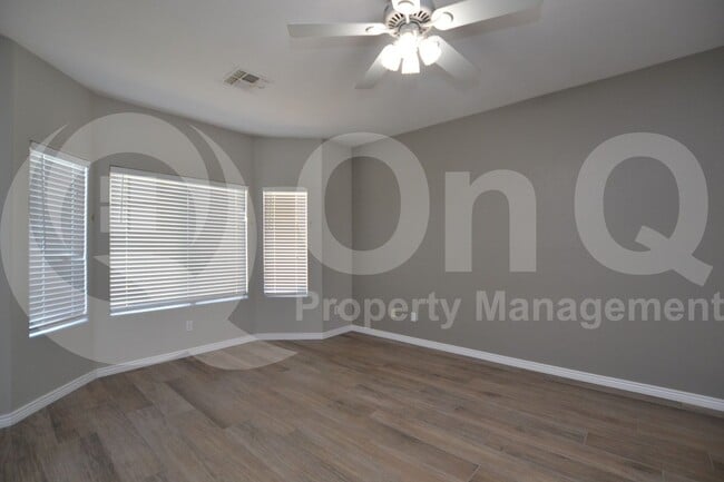 Building Photo - 8166 W Ross Ave