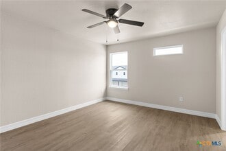 Building Photo - 803 Meadow Cir