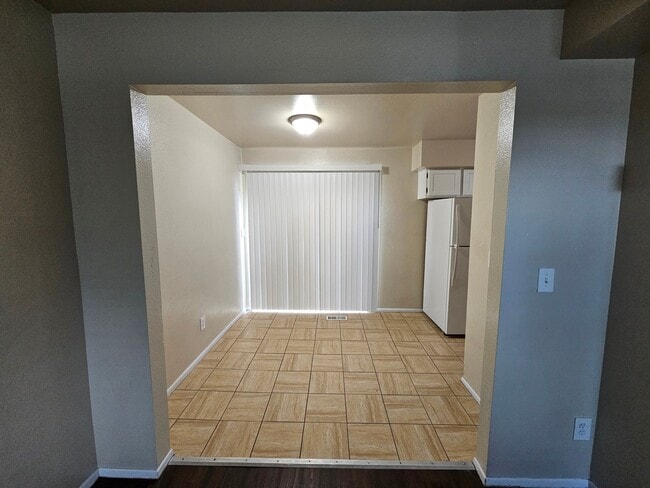 Building Photo - 3963 Dimrall Dr