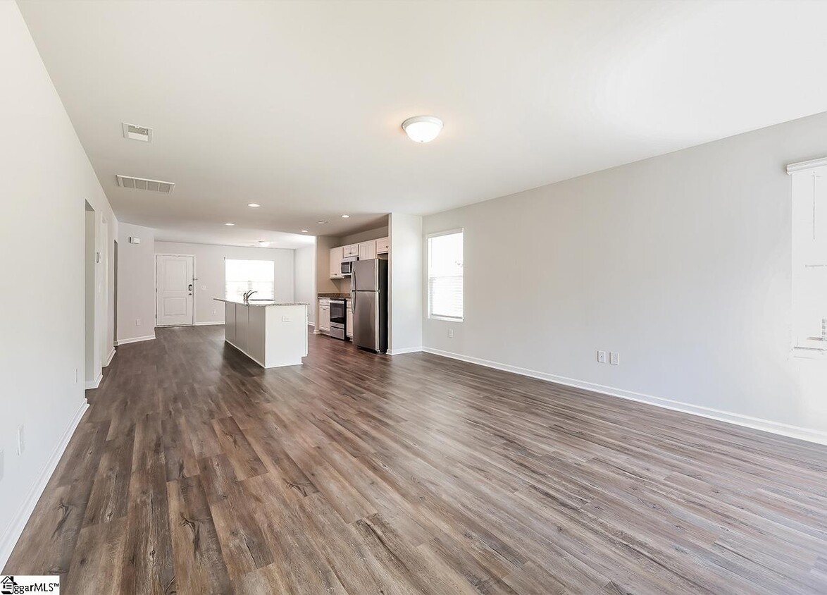Building Photo - 515 Pollyanna Dr