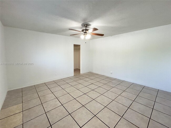 Building Photo - 3049 NW 9th Ave