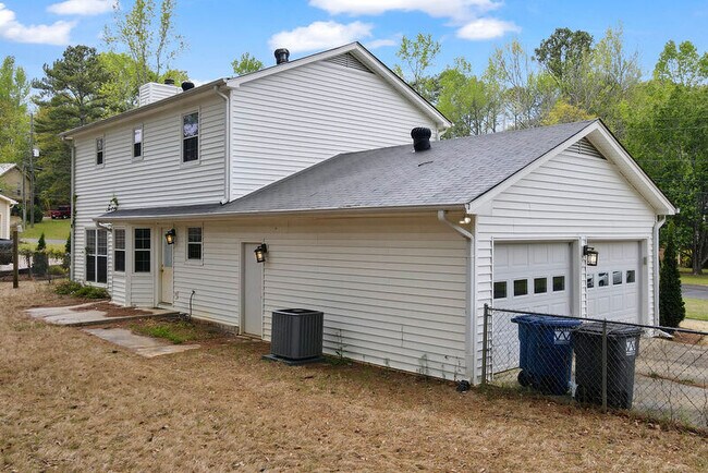 Foto del edificio - 4418 Englewood Rd