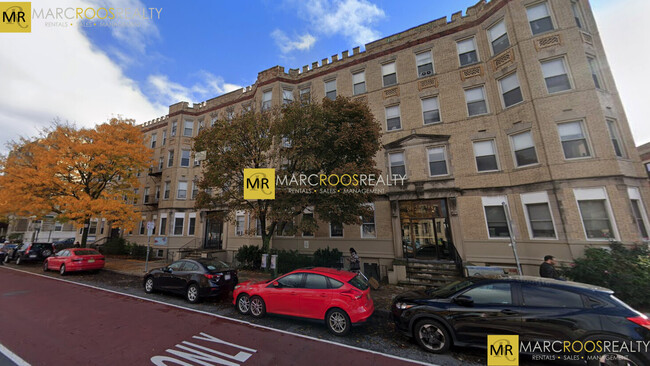Foto del edificio - 64 Brighton Ave