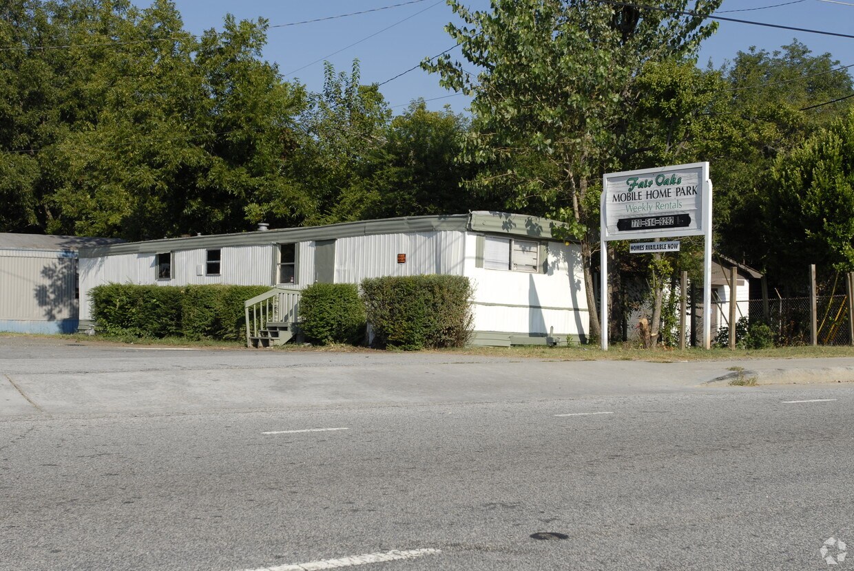 Primary Photo - 290 Clay Dr SE