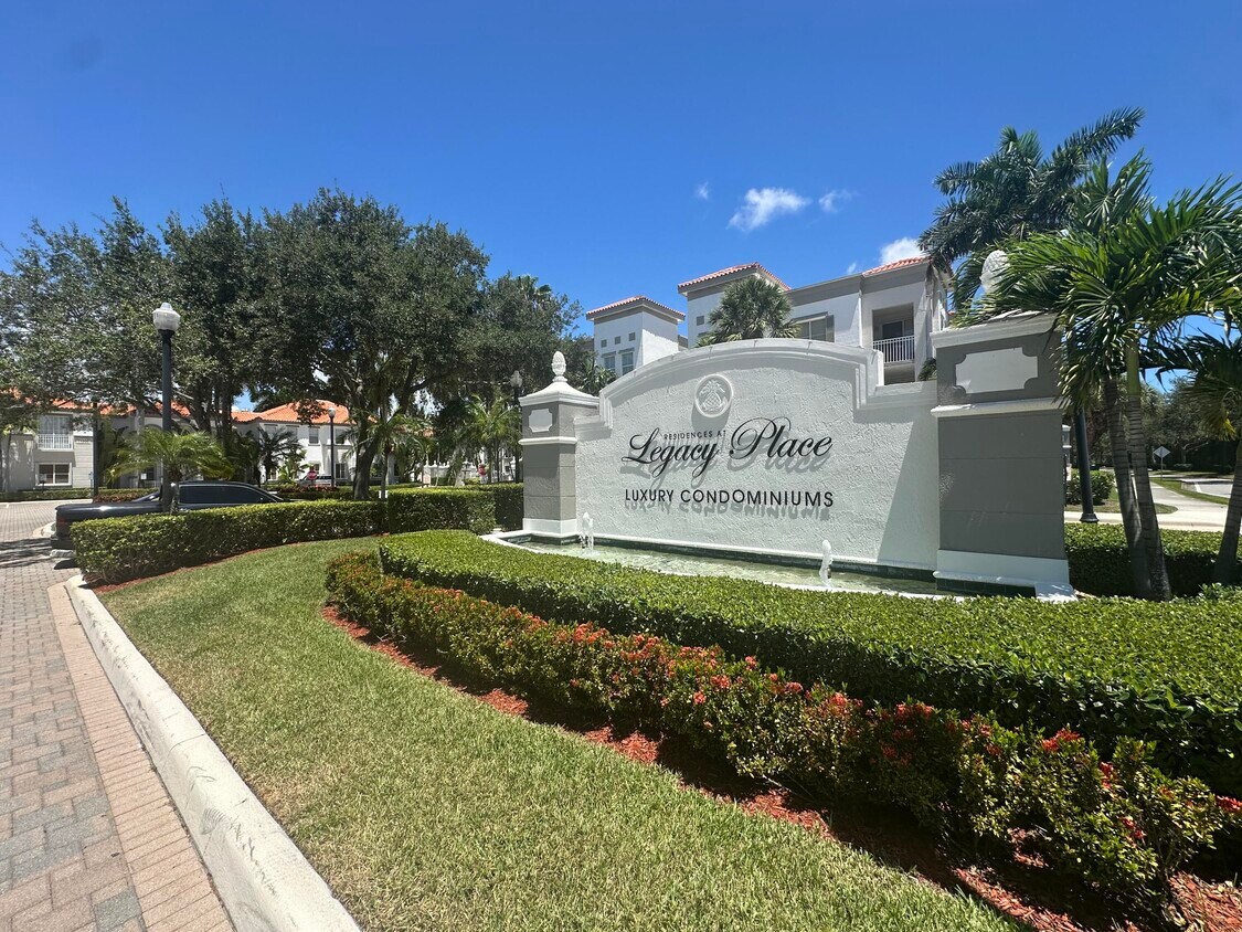 Foto principal - 11025 Legacy Blvd