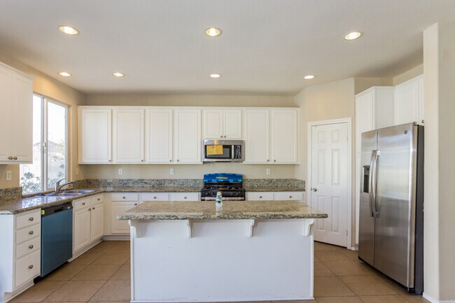 Building Photo - 12328 Ava Loma Street, Victorville, CA, 92392