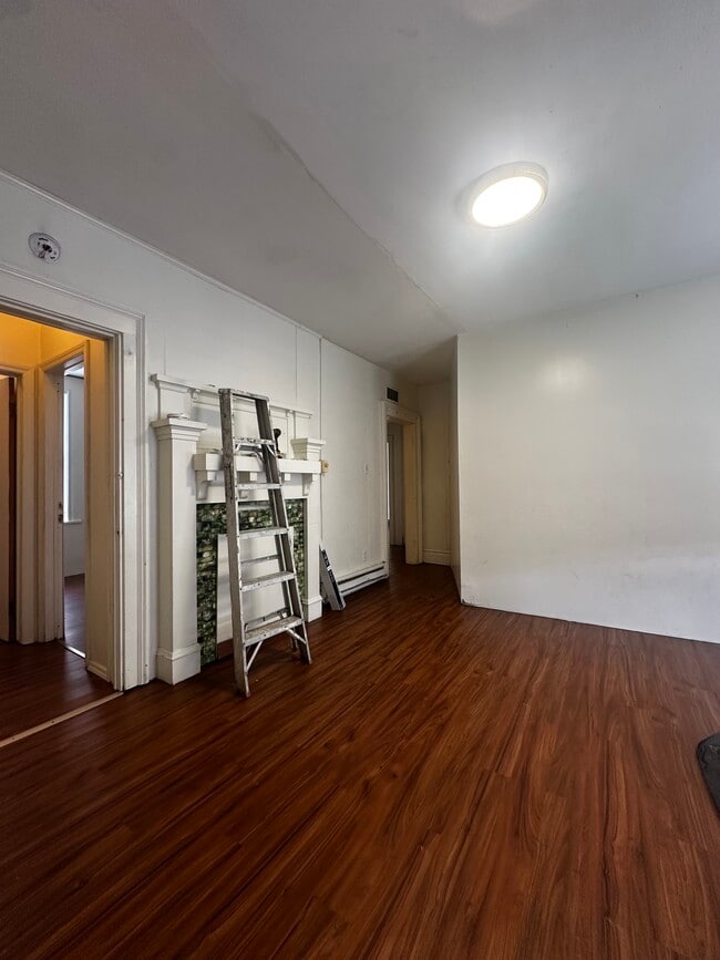 Building Photo - 728 Willey St