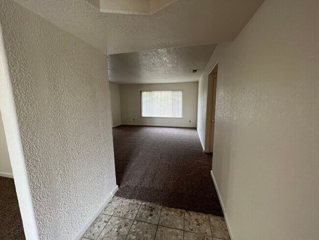 Building Photo - 827 Greenwood Dr., Lodi, CA 95240