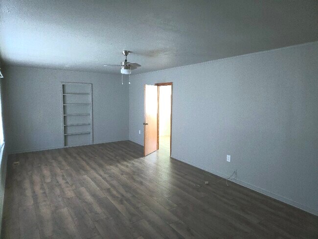 Foto del edificio - 1305 Edna Pl