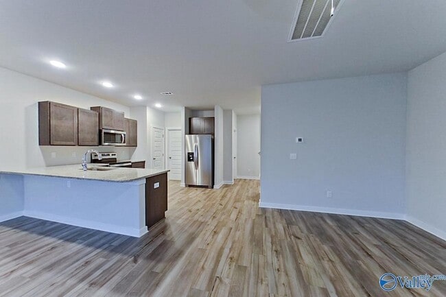 Foto del edificio - 6425 Upchurch Dr