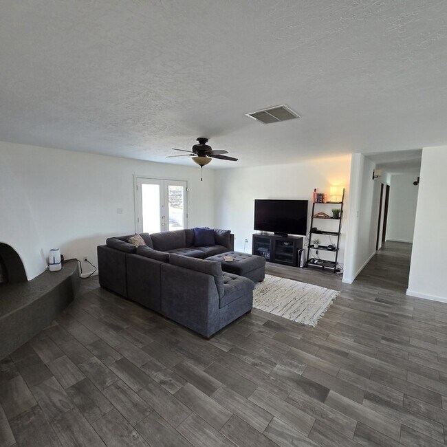 Foto del edificio - 1048 Monte Largo Dr NE