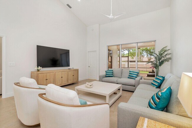 Building Photo - 103 Sabal Palm Ln