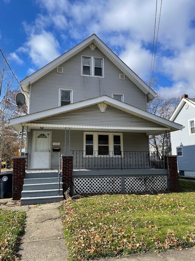Building Photo - 1172 Tulip St