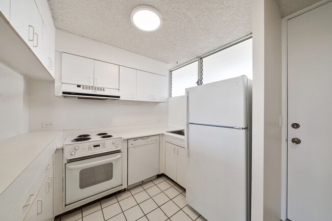 Building Photo - ALA WAI PLAZA SKYRISE #3407