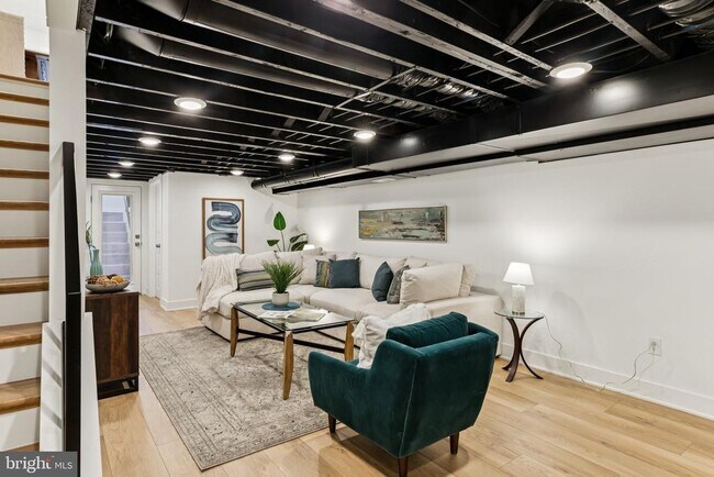 Foto del edificio - 732 Harry St