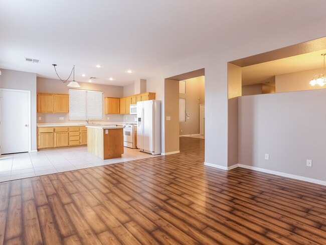 Foto del edificio - 8800 Happy Pines Ave