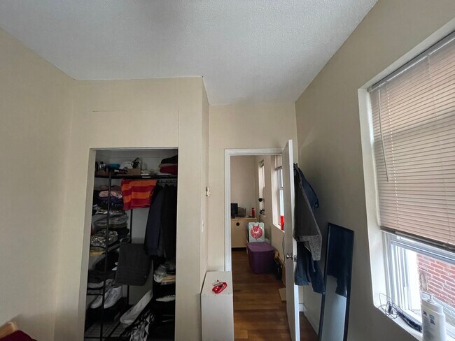 Foto del edificio - 8 Parker Hill Ave