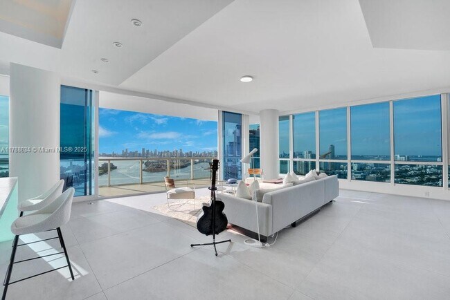 Foto del edificio - 100 South Pointe Dr