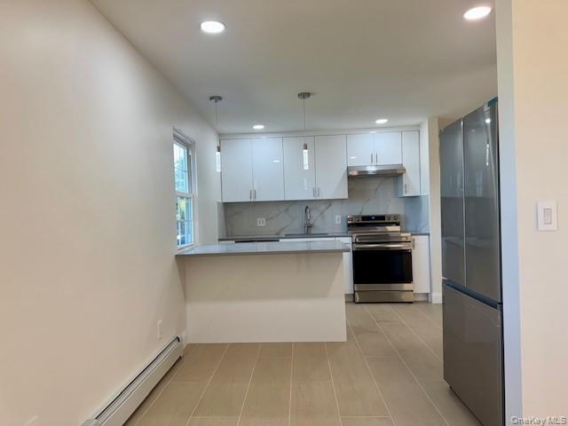 Foto del edificio - 648 Old Country Rd