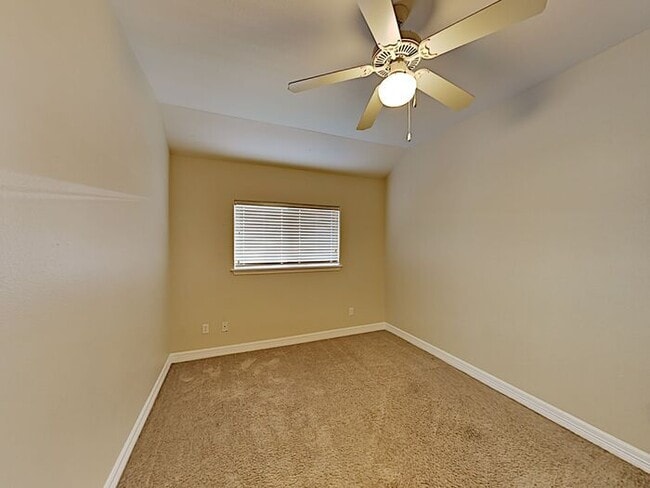 Building Photo - No Application Fees* $250.00 off 1st month...