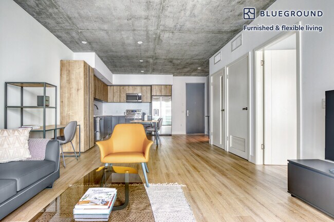 Foto del edificio - 1027 Wilshire Blvd