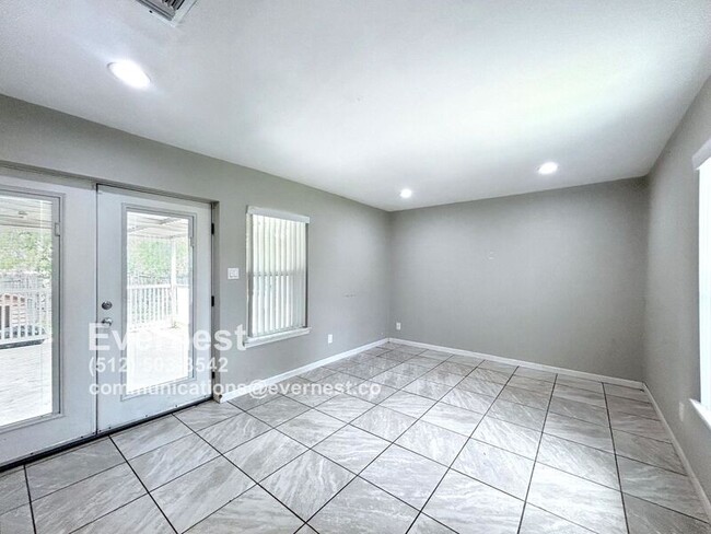 Building Photo - 3934 Portsmouth Dr
