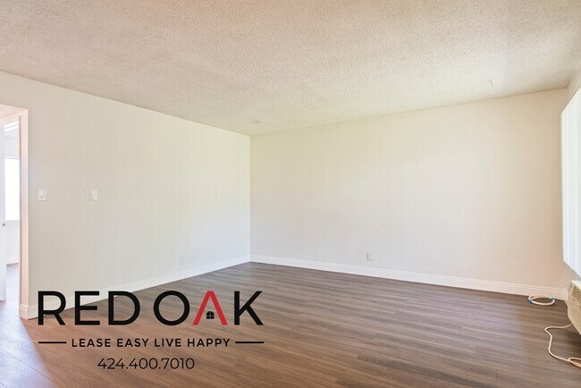 Building Photo - 6 Weeks Free, Look & Lease Special! Bright...